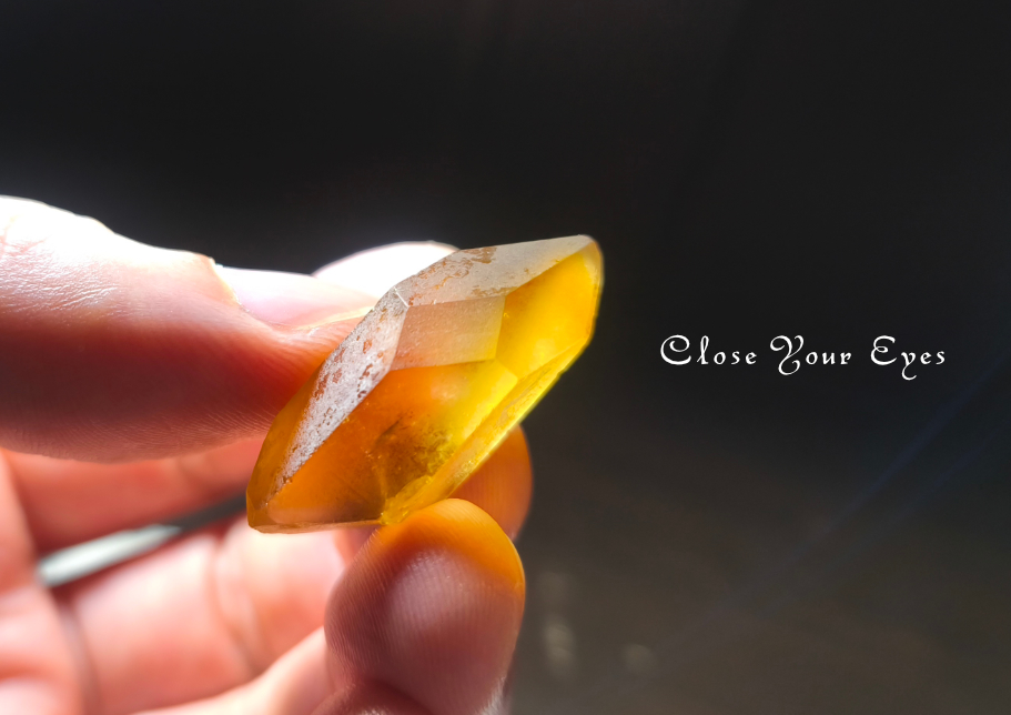 天然シトリン（ダブルターミネーテッドクォーツ　両錐水晶）　０３
