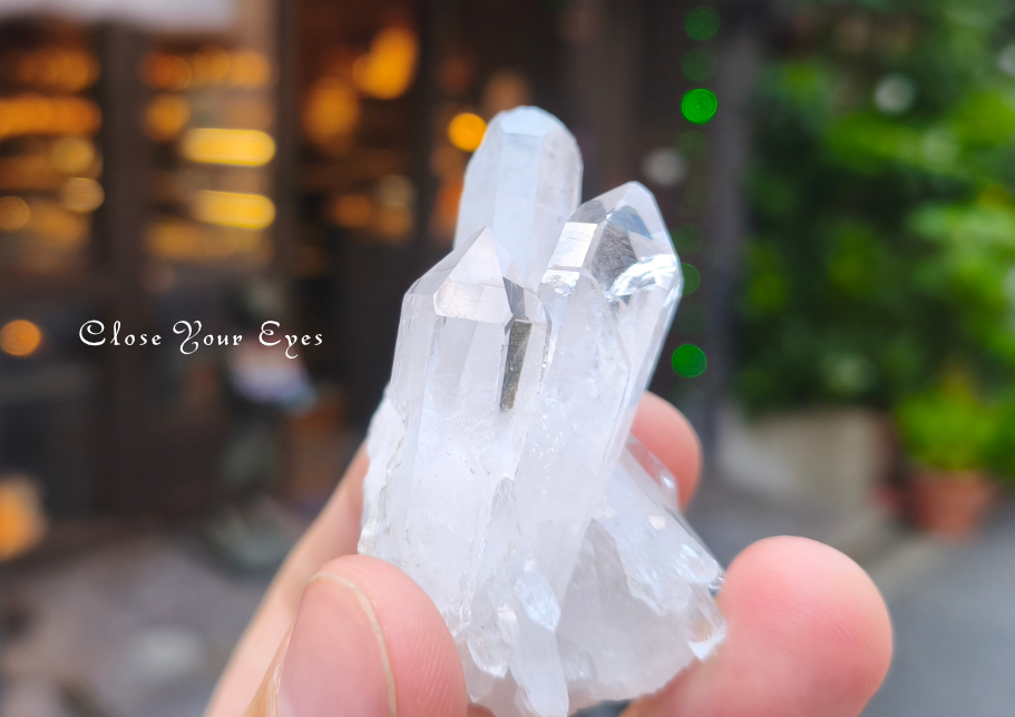 ブラジル・トマスゴンサガ産水晶クラスター　１５