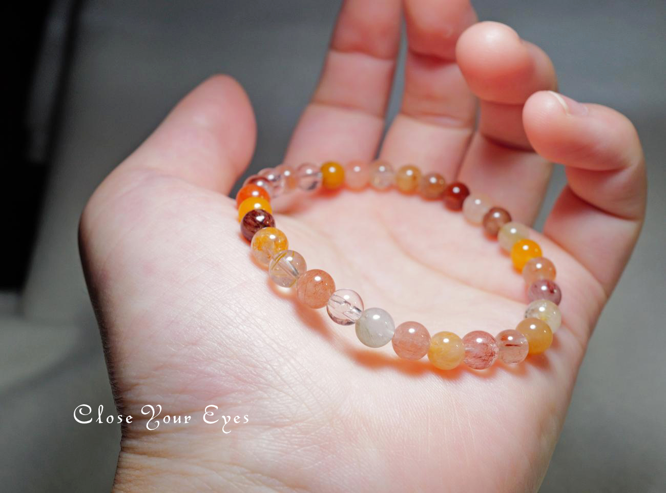 2025創業祭チャリティ企画　６ｍｍ　エナジーブレス　Mixルチルクォーツ　着けた画像