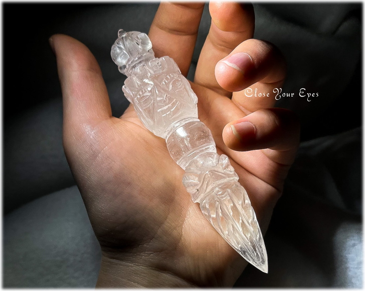 手彫りガネーシュヒマール産水晶　チベタン・プルパ　０１