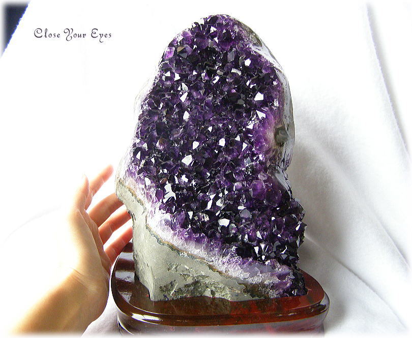 アメシストクラスター・台座付き 00