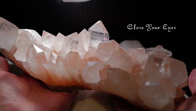 ヒマラヤ・クルバレー産水晶　０３（複数の水晶ポイントにレコードキーパー入り）