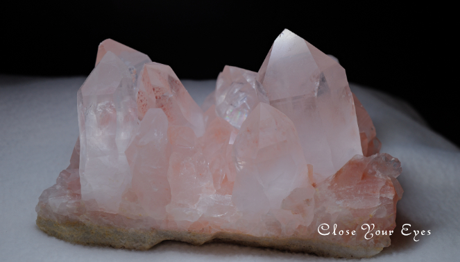 ヒマラヤ・クルバレー産水晶　０４（複数の水晶ポイントにレコードキーパー入り）