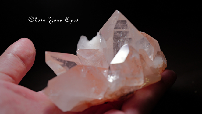 ヒマラヤ・クルバレー産水晶　０５