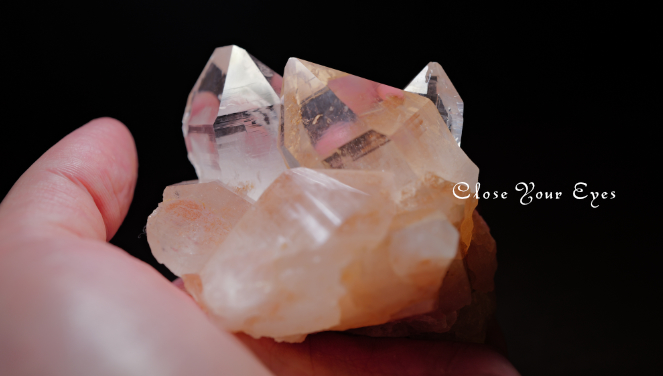 ヒマラヤ・クルバレー産水晶 06