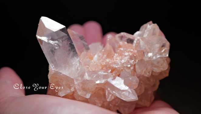 ヒマラヤ・クルバレー産水晶　０９（ファントム入り水晶）