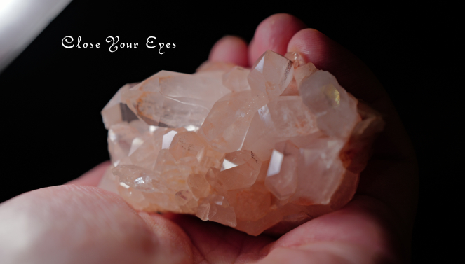 ヒマラヤ・クルバレー産水晶　１１