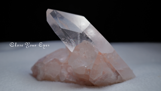 ヒマラヤ・クルバレー産水晶　１２