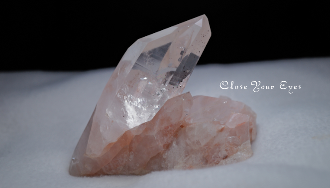 ヒマラヤ・クルバレー産水晶　１２