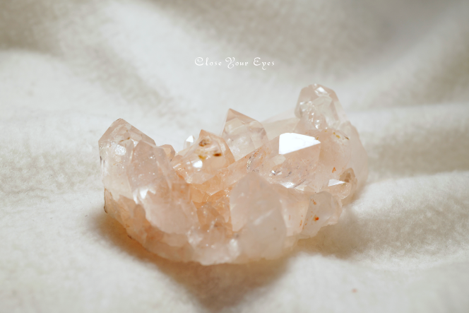 ヒマラヤ・クルバレー産水晶クラスター　２６