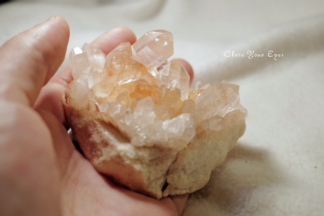 ヒマラヤ・クルバレー産水晶クラスター　３０