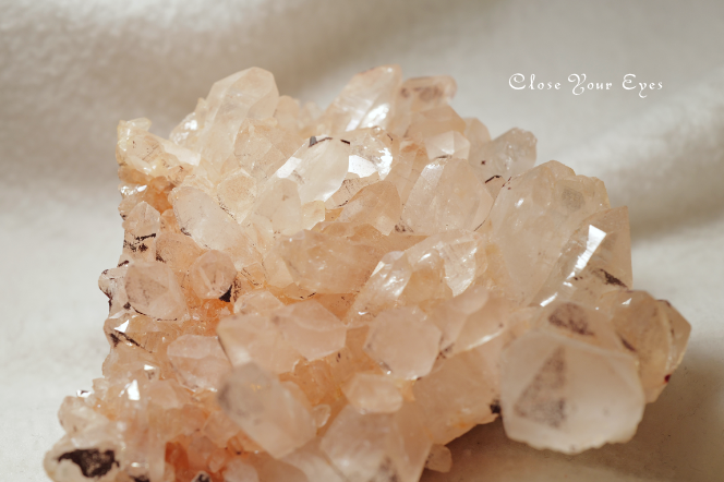 ヒマラヤ・クルバレー産水晶クラスター　３１