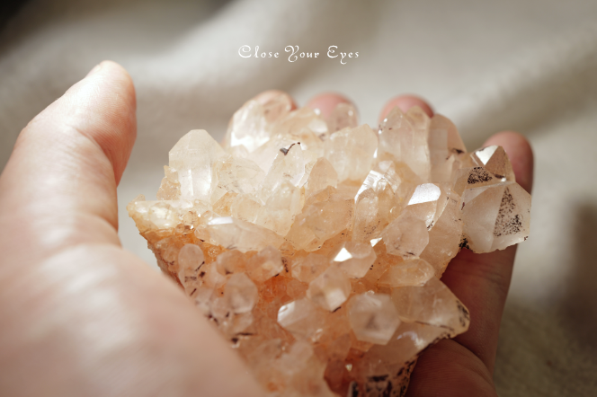 ヒマラヤ・クルバレー産水晶クラスター　３１