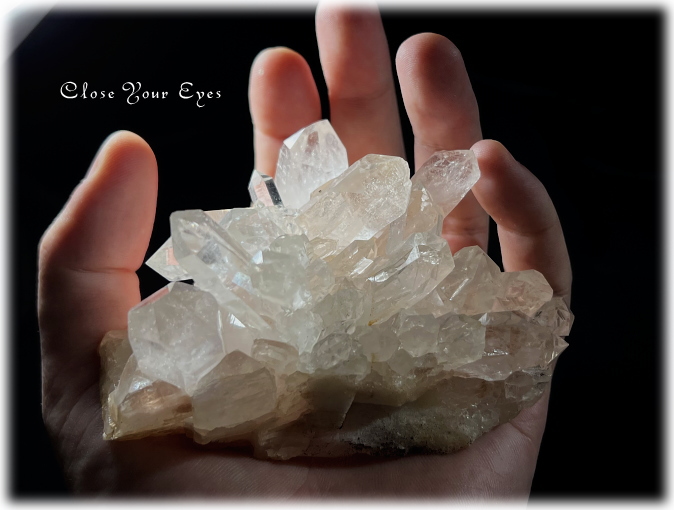 ヒマラヤ・マニカラン産水晶クラスター　０１