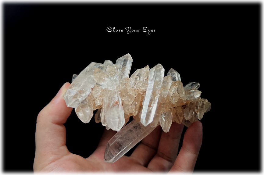 ヒマラヤ・マニカラン産水晶クラスター　０２