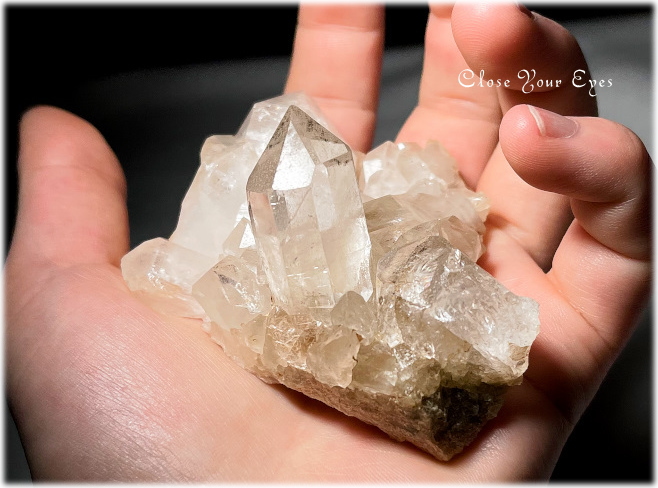 天然ヒマラヤ水晶クラスター　台座付き　マニカラン産　高品質　パワーストーン　浄化 楽天市場】○ヒマラヤ山脈の最高品質水晶【キングオブクォーツ