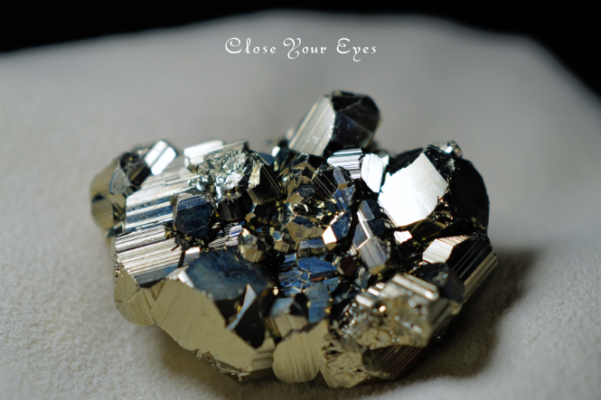 ペルー産　パイライト　１１