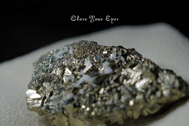 ペルー産　パイライト　１２