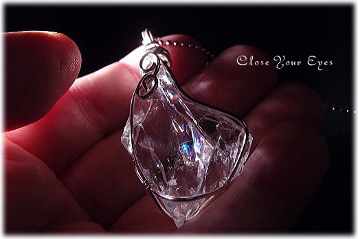 ブラシル・セラドカブラル産 レムリアンシードクリスタルの原石ペンダント ０１