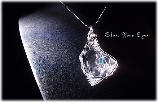 ブラシル・セラドカブラル産 レムリアンシードクリスタルの原石ペンダント ０１