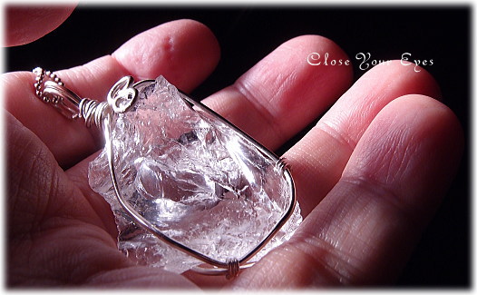 ブラシル・セラドカブラル産 レムリアンシードクリスタルの原石ペンダント ０２