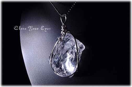 ブラシル・セラドカブラル産 レムリアンシードクリスタルの原石ペンダント ０２