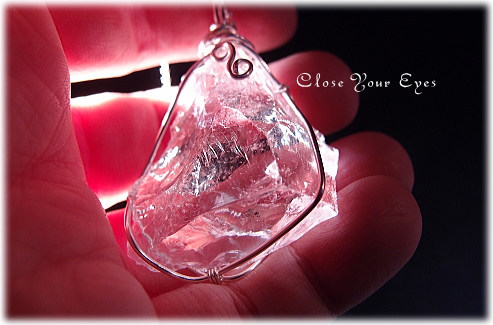 ブラシル・セラドカブラル産 レムリアンシードクリスタルの原石ペンダント ０３