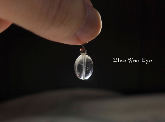 本水晶 デザインピアス 02