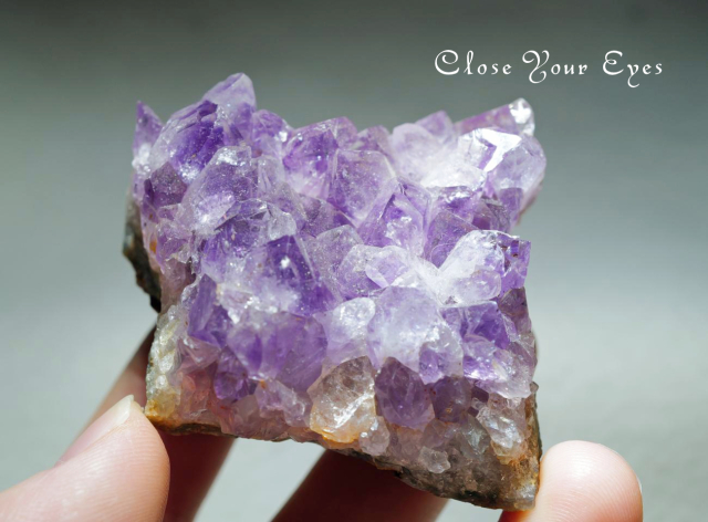 ウルグアイ産　アメシストクラスター　２６