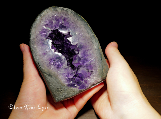 ウルグアイ産　高品質アメシストドーム　０３