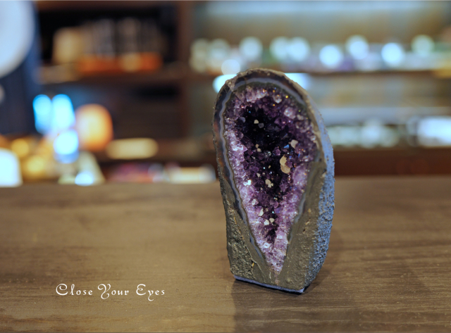 ウルグアイ産　アメシストドーム　０８