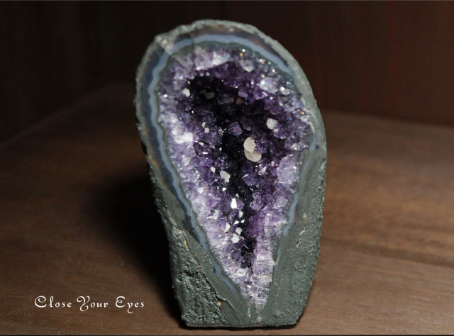 ウルグアイ産　アメシストドーム　０８