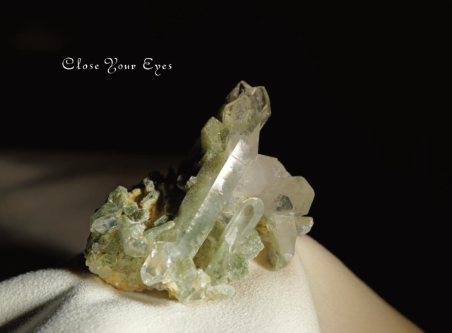 パキスタン産　クローライトinクォーツ　０１