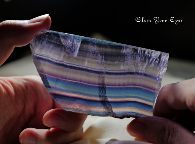 中国産レインボーフローライト　原石　０３