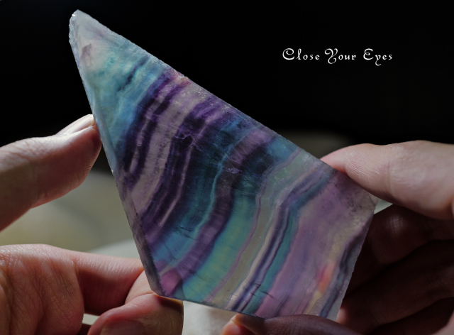 中国産レインボーフローライト　原石　０４