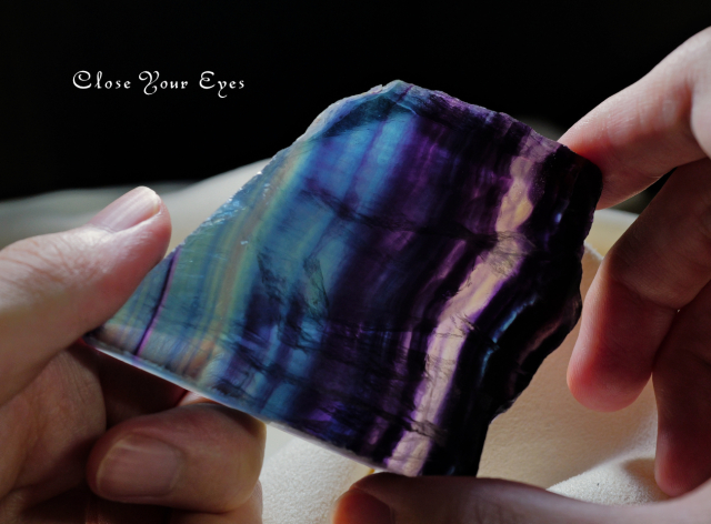 中国産レインボーフローライト　原石　０６