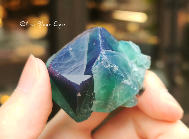 イングランド産　フローライト原石　０２