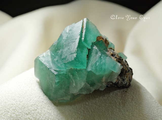 イングランド産　フローライト原石　０４