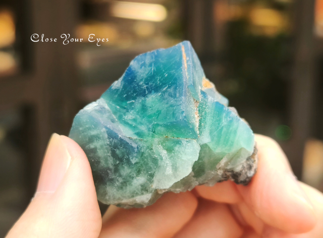 イングランド産　フローライト原石　０４