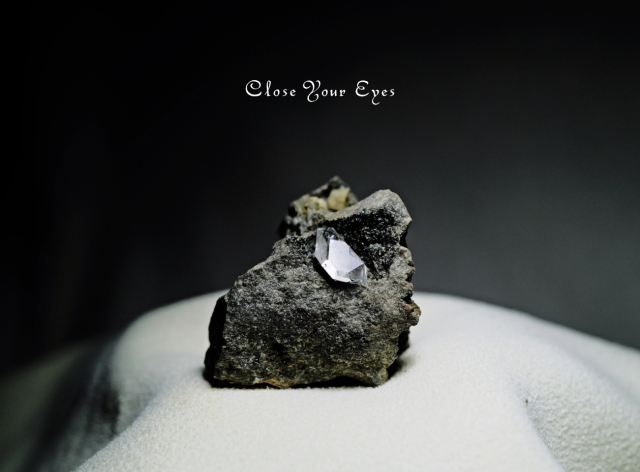 ハーキマーダイヤモンド（母岩付き）　０８