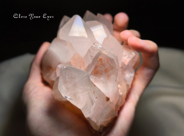 ヒマラヤ・クルバレー産水晶クラスター　１８