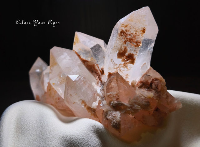 ヒマラヤ・クルバレー産水晶クラスター　２３