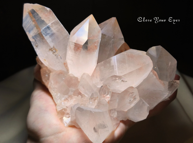 ヒマラヤ・クルバレー産水晶クラスター　２３