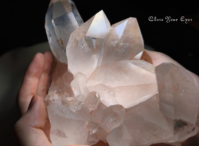 ヒマラヤ・クルバレー産水晶クラスター　２３