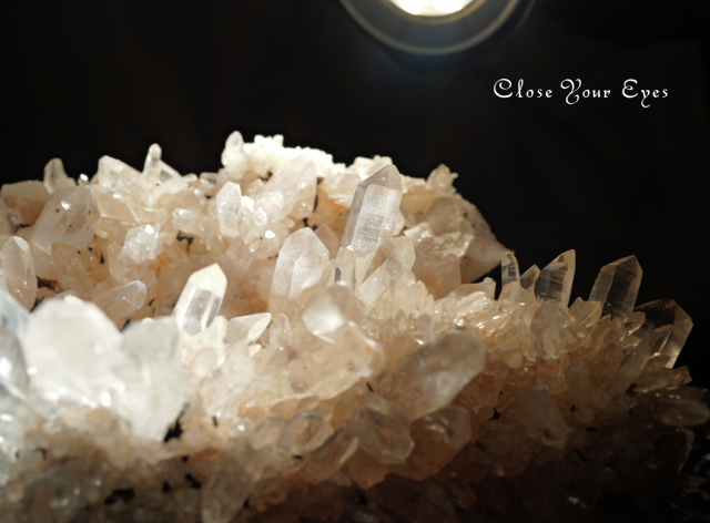 ヒマラヤ・クルバレー産水晶クラスター　３８