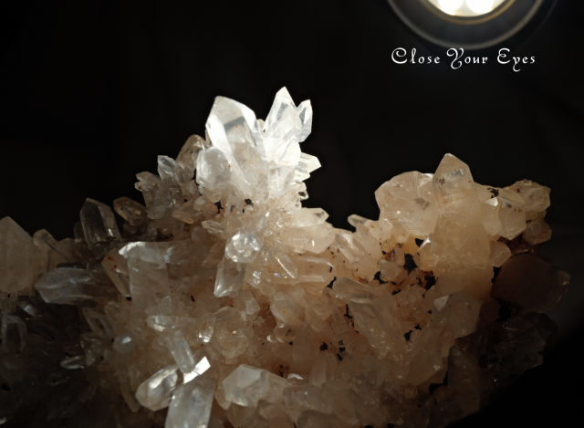 ヒマラヤ・クルバレー産水晶クラスター　３８