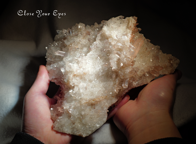 ヒマラヤ・クルバレー産水晶クラスター　３９