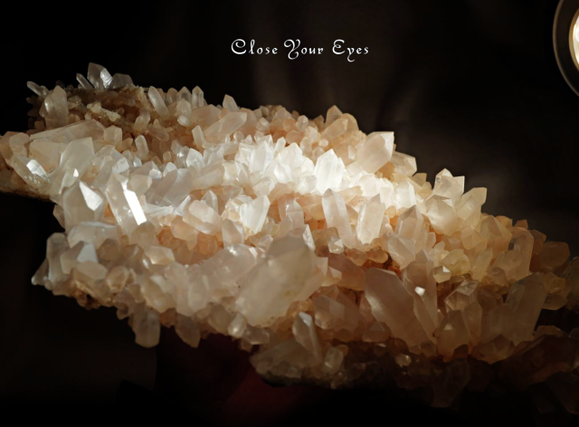 ヒマラヤ・クルバレー産水晶クラスター　４０