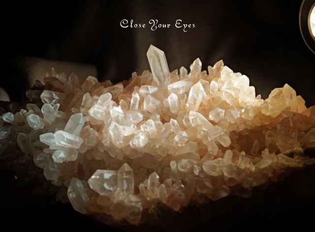 ヒマラヤ・クルバレー産水晶クラスター　４０