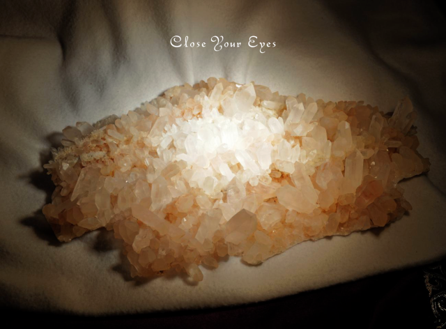 ヒマラヤ・クルバレー産水晶クラスター　４０